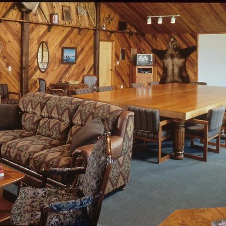 Inconnu Lodge Mcevoy Lake Eksteriør billede