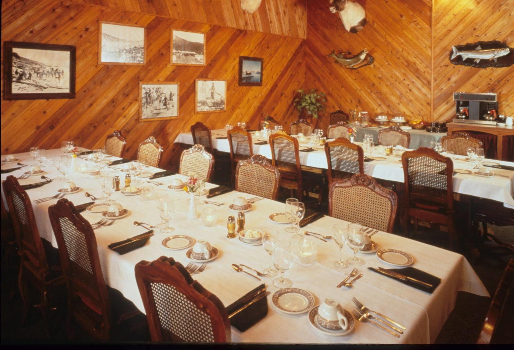 Inconnu Lodge Mcevoy Lake Eksteriør billede