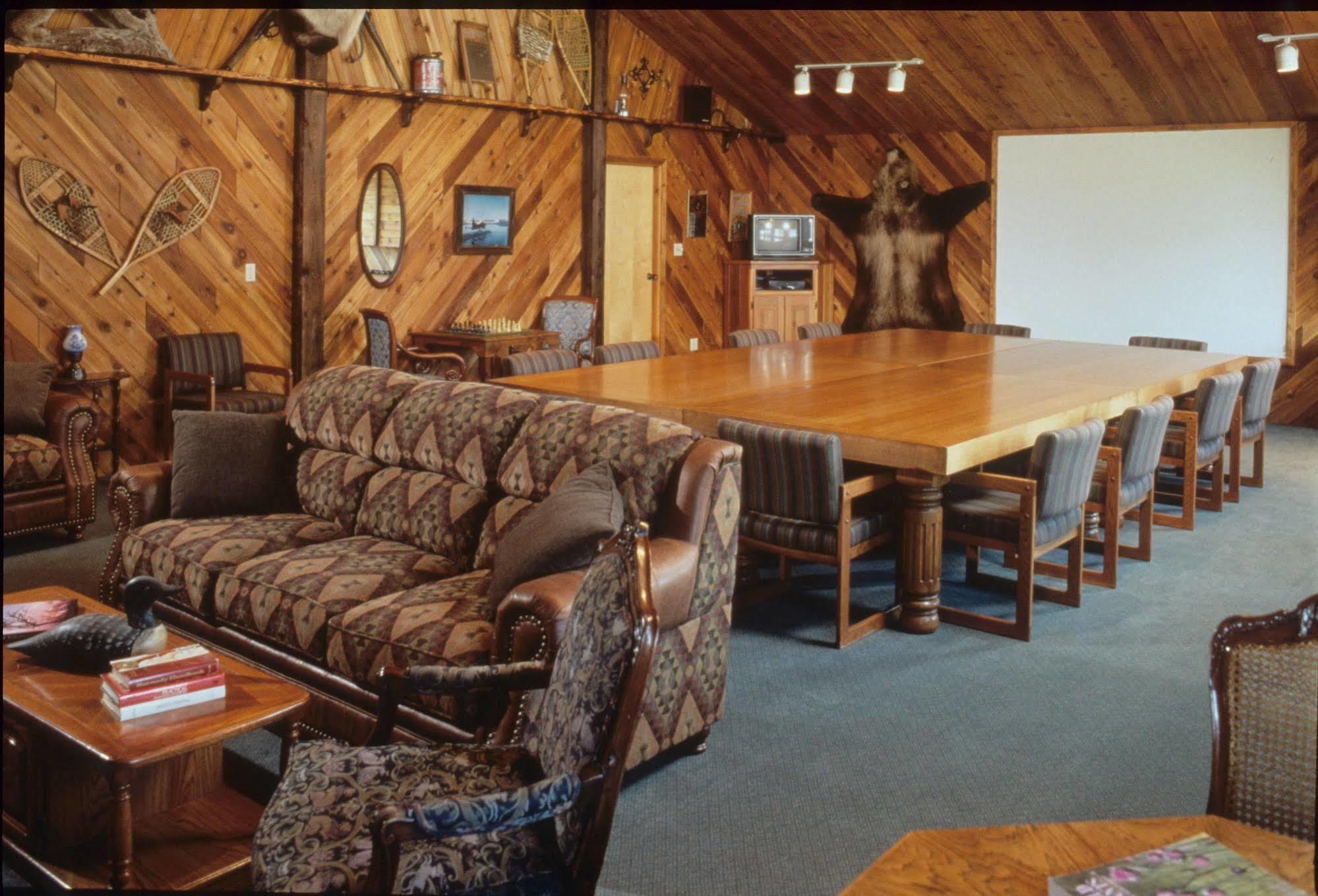 Inconnu Lodge Mcevoy Lake Eksteriør billede